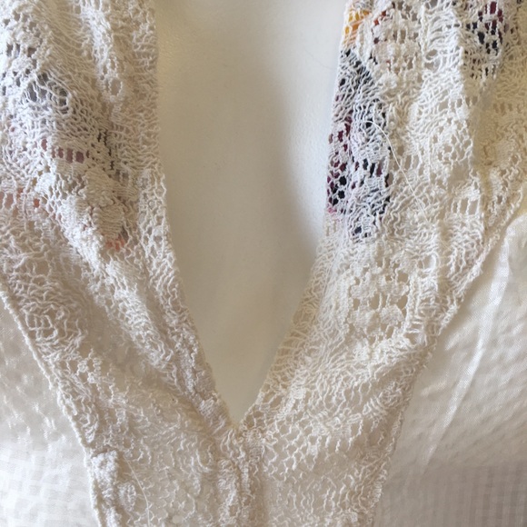 Silk and lace butterfly top - Picture 4 of 8